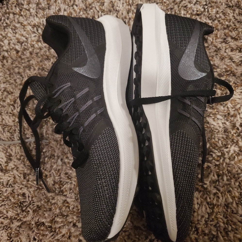 Nike run swift